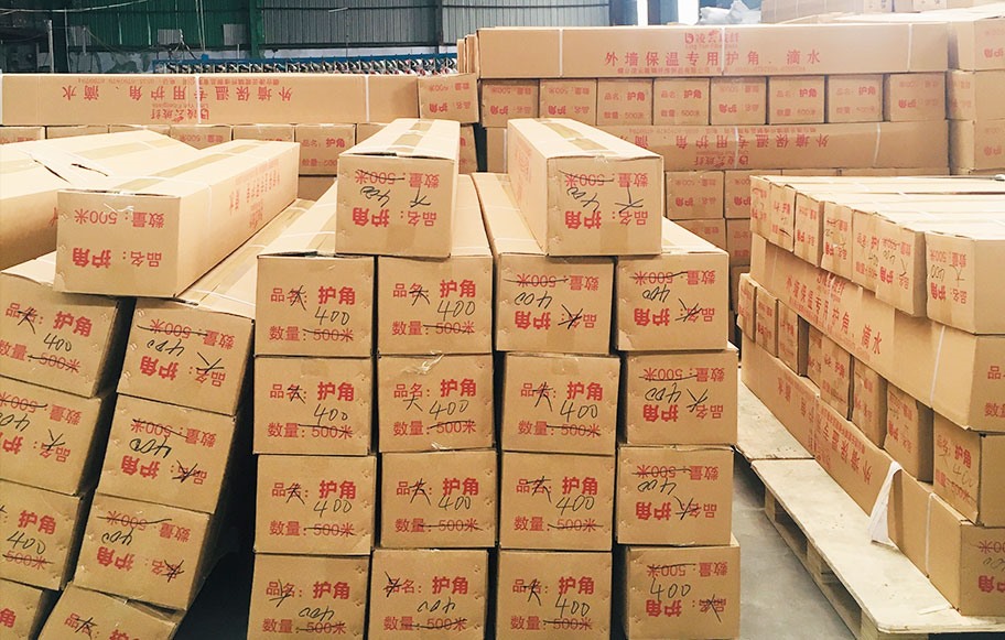 護角滴水生產(chǎn)車間